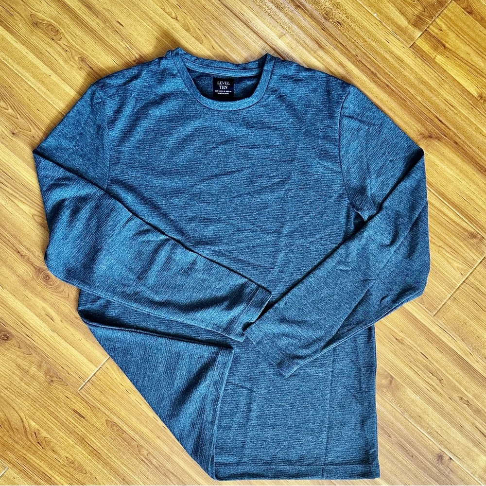 [level ten] Light weight long sleeve sweater shirt